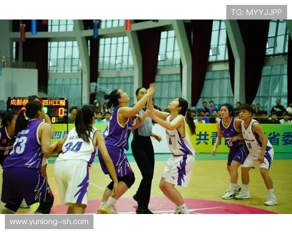全国锦标赛回顾：成都篮球队展现卓越耐力与团队精神的精彩表现
